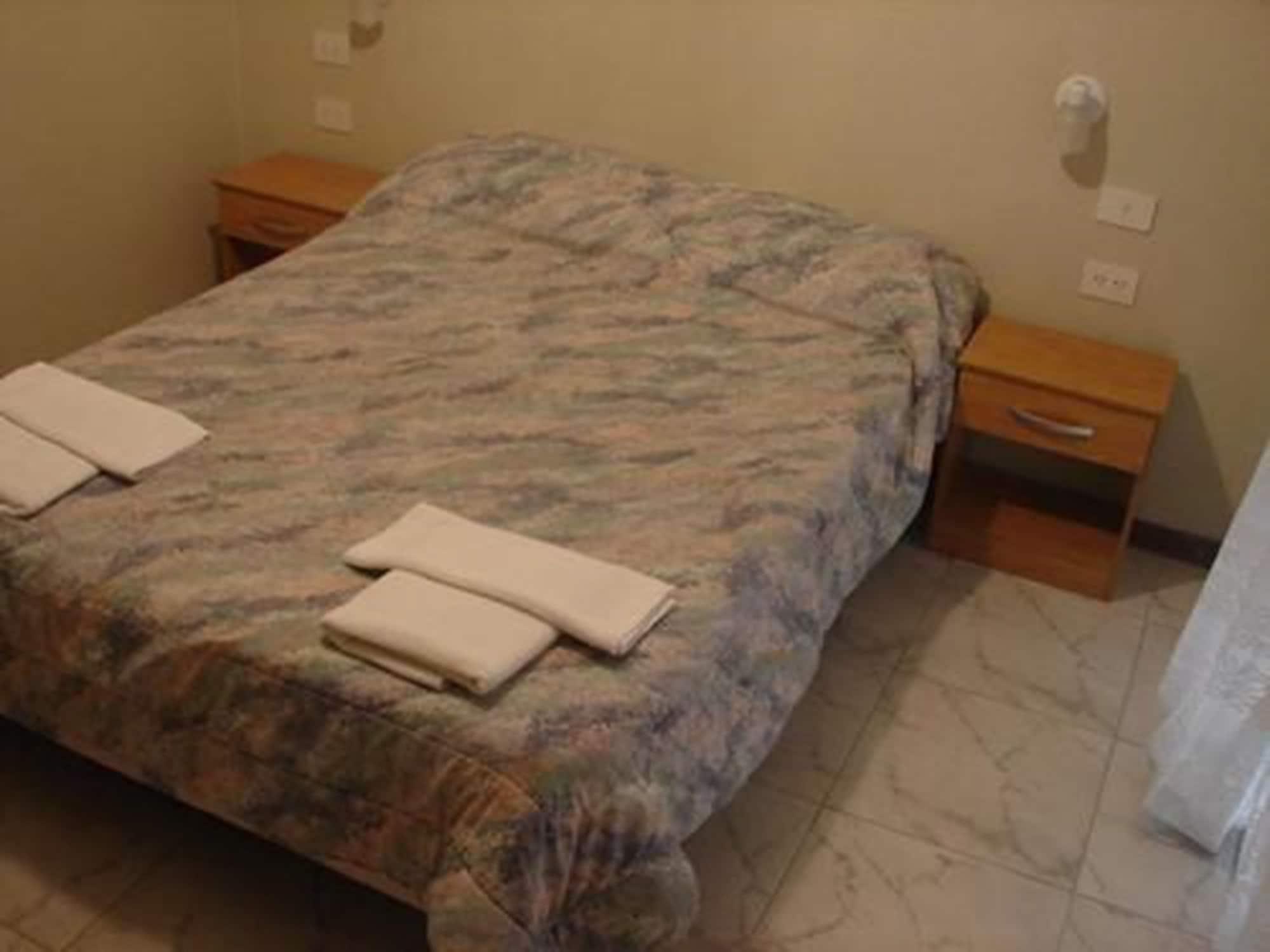 Cheltum Hotel 2*